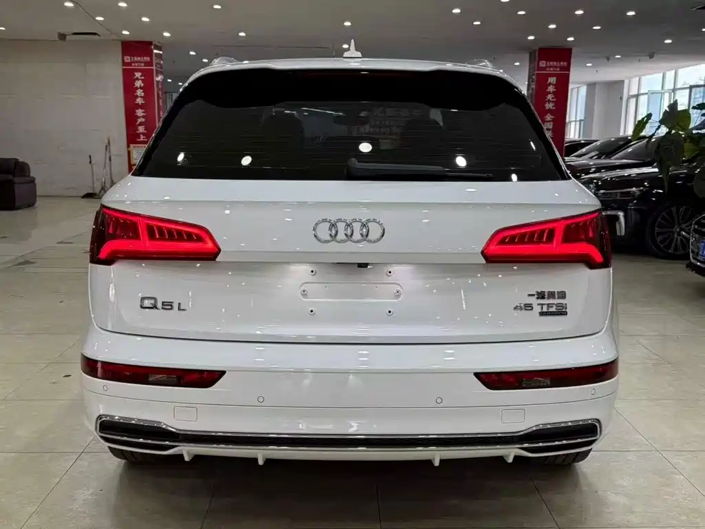 Audi Q5L 2019 — фото 8