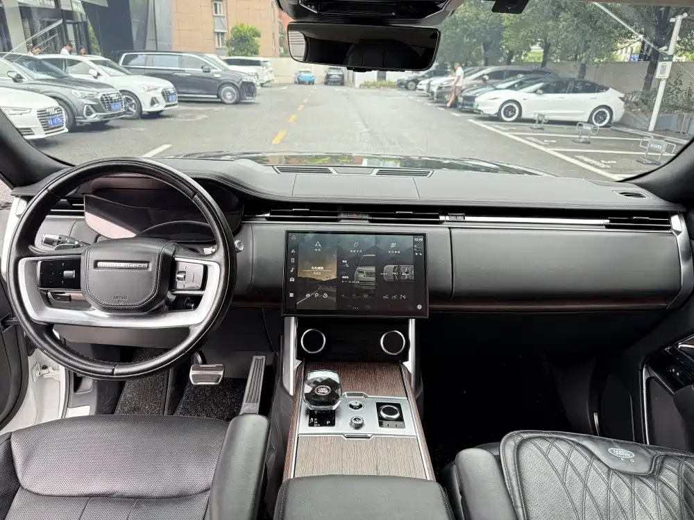 Land Rover Range Rover 2022 — фото 17