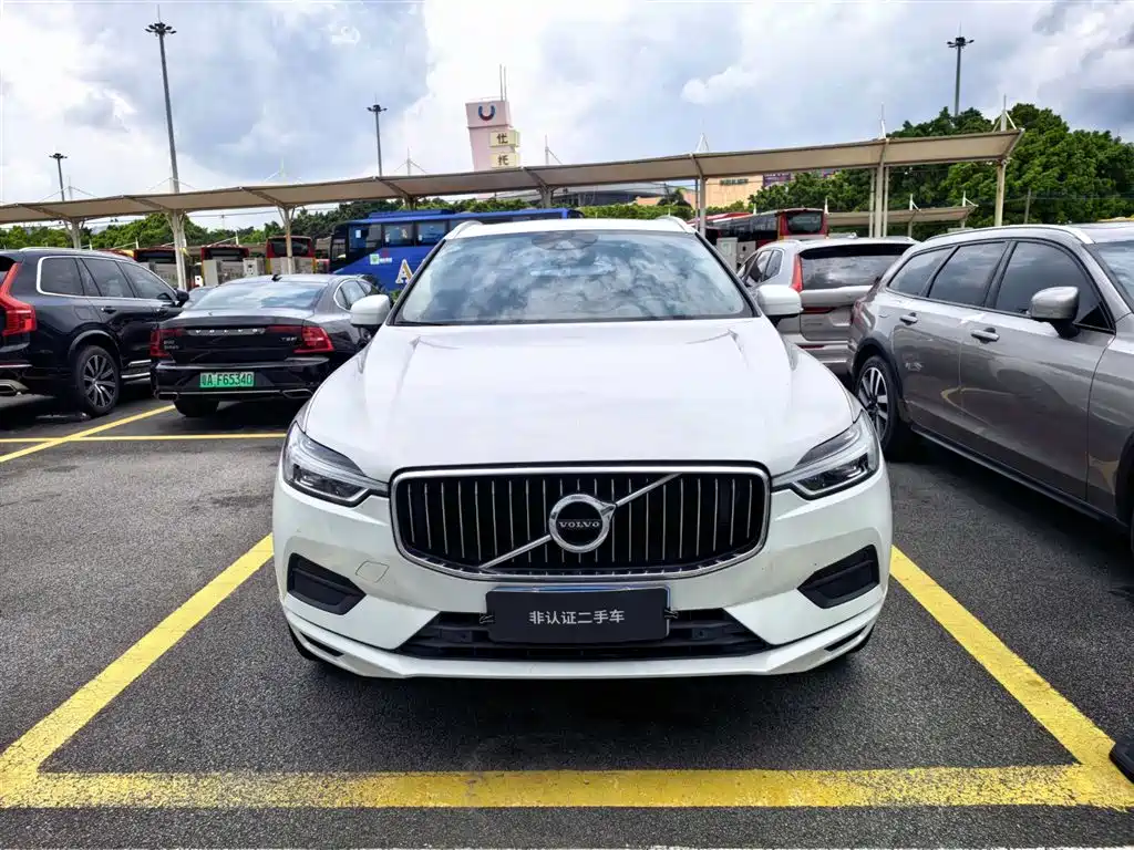Volvo XC60 2019 — фото 2
