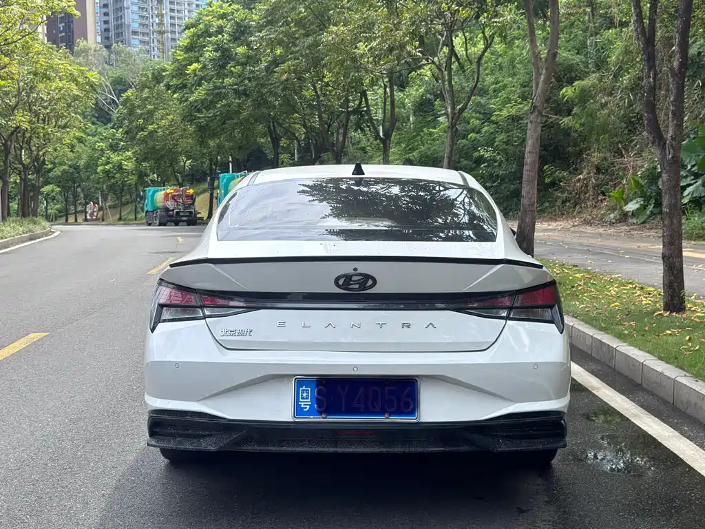 Hyundai Elantra 2021