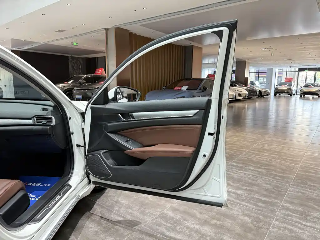 Honda Inspire 2020 — фото 22