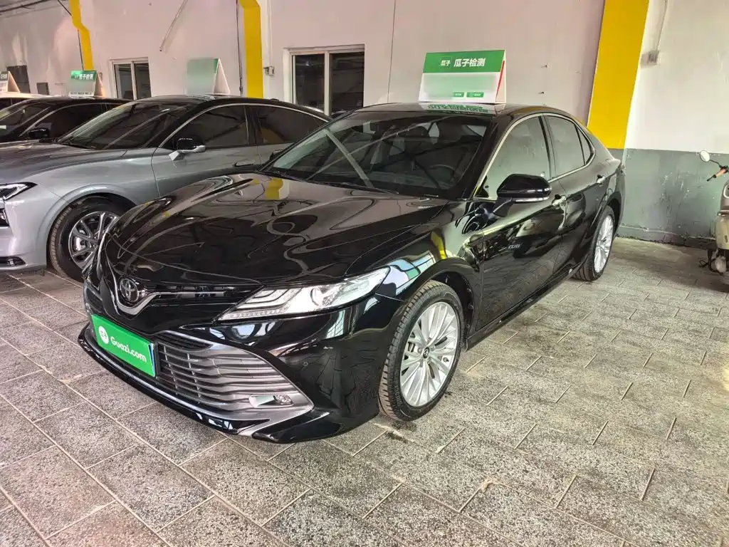 Toyota Camry 2019 — фото 4
