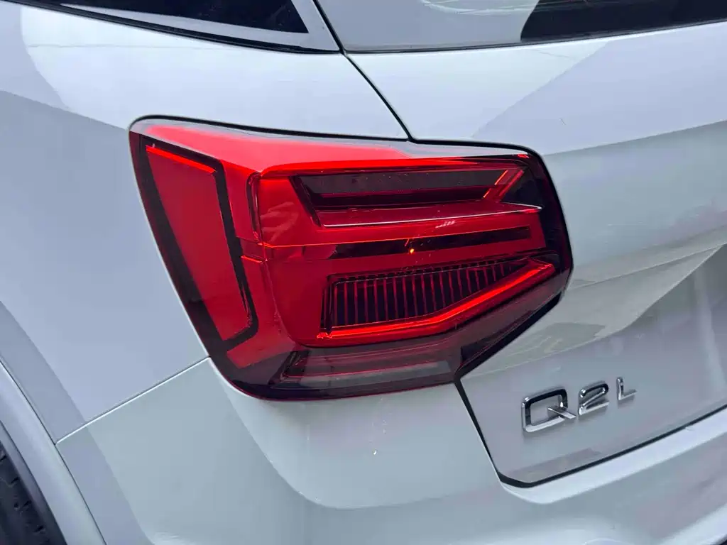 Audi Q2L 2022 — фото 40