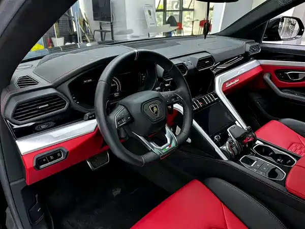 Lamborghini Urus 2021