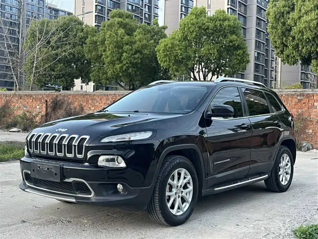 Jeep Cherokee 2016 — фото 1
