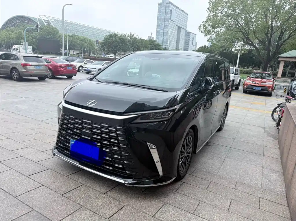 Lexus LM 2024