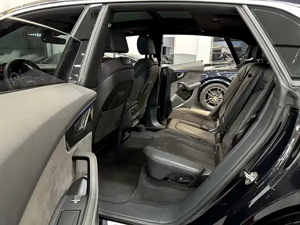Audi Q8 2020