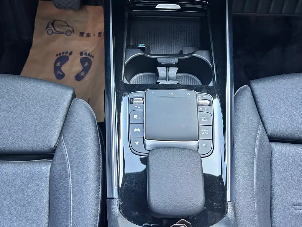 Mercedes-Benz GLA 2021 — фото 18