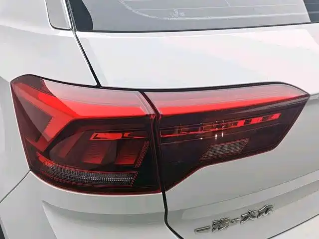 Volkswagen T-Roc 2021 — фото 11