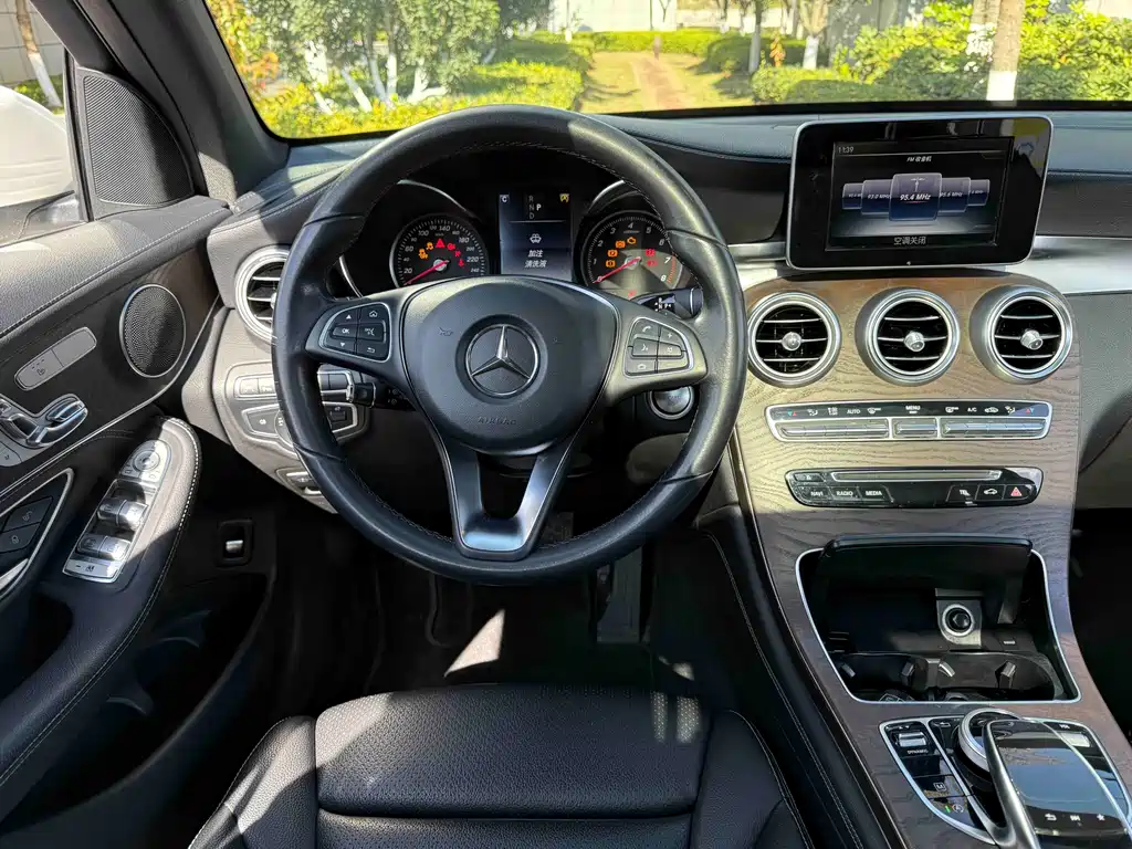 Mercedes-Benz GLC 2017 — фото 10