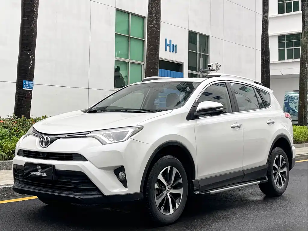 Toyota RAV4 2016 — фото 1