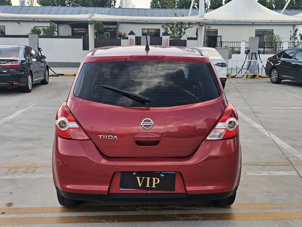 Nissan Tiida 2010