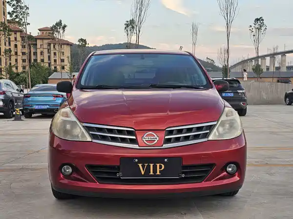 Nissan Tiida 2010