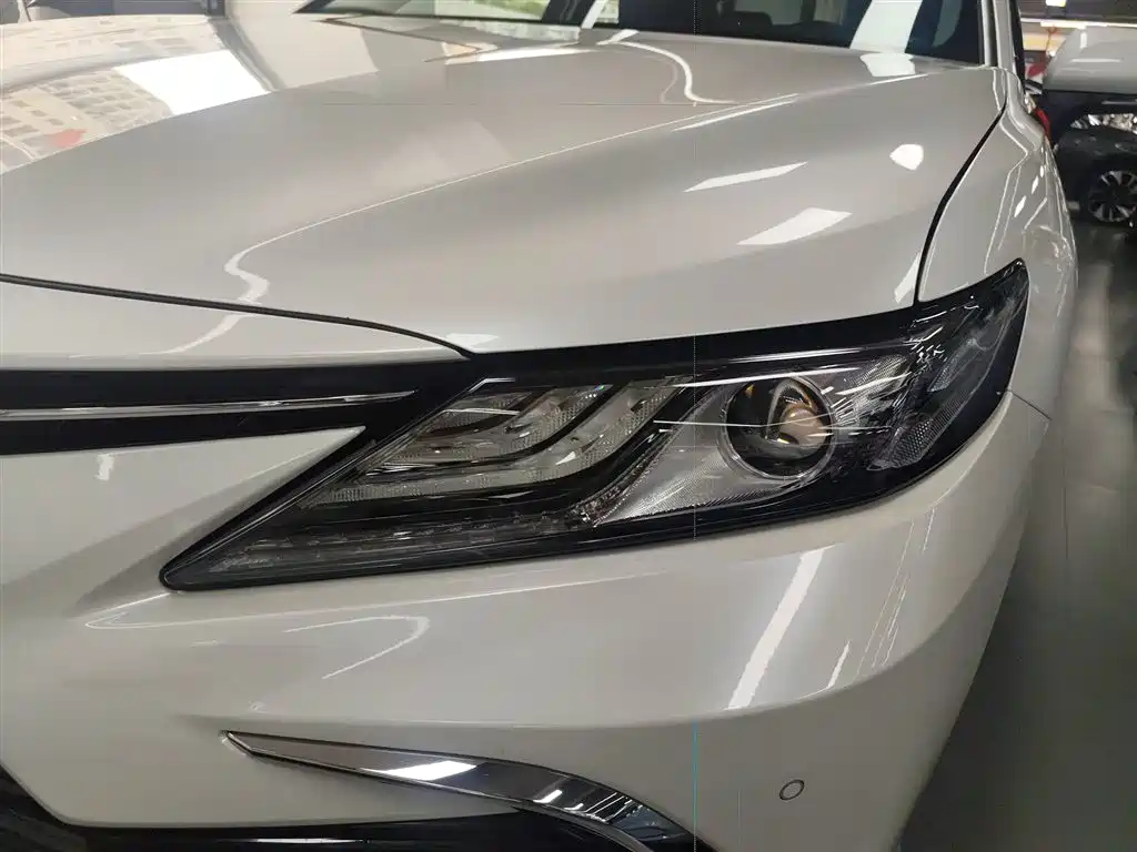 Toyota Camry 2023 — фото 24