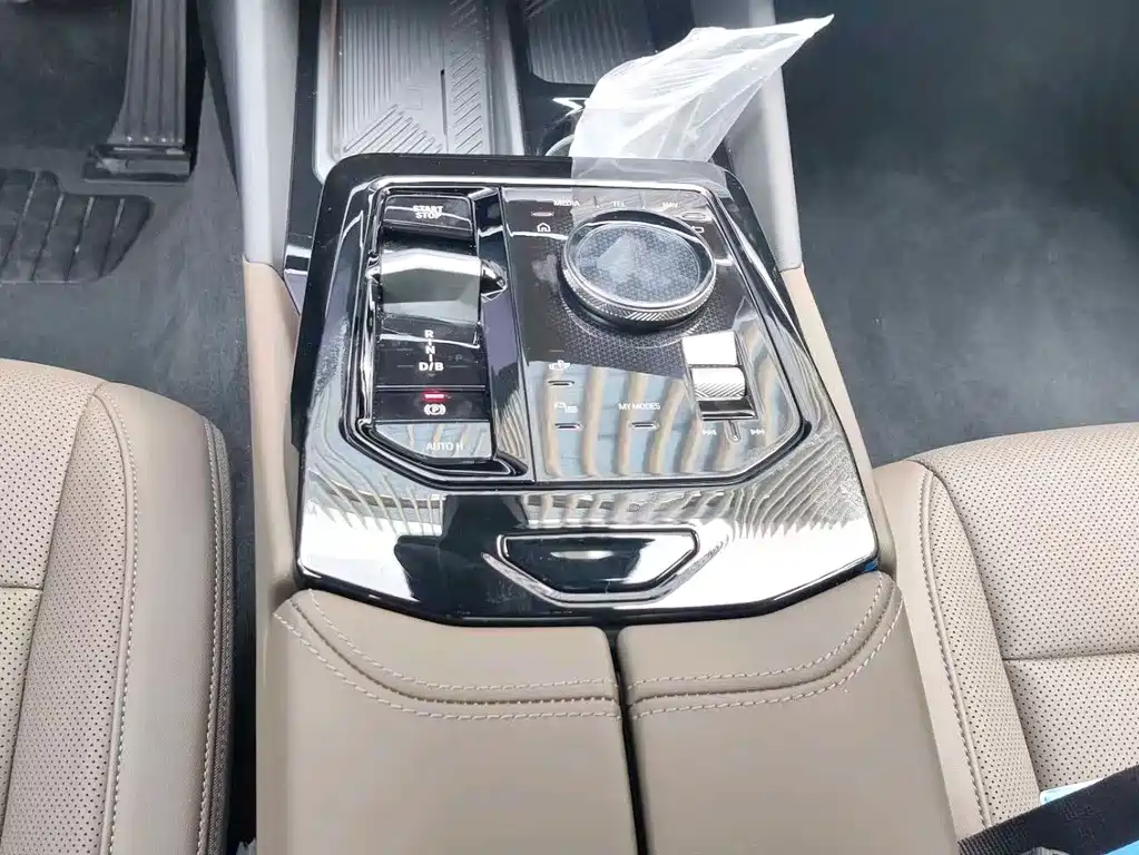 BMW i5 2025 — фото 13