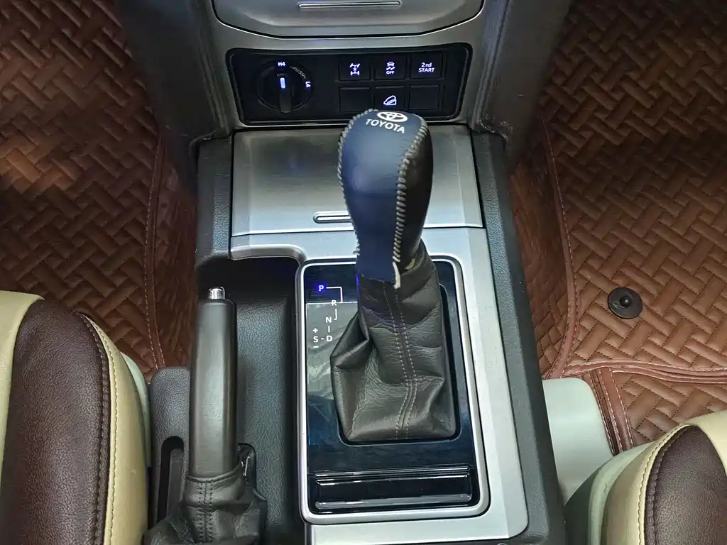 Toyota Prado 2018 — фото 10