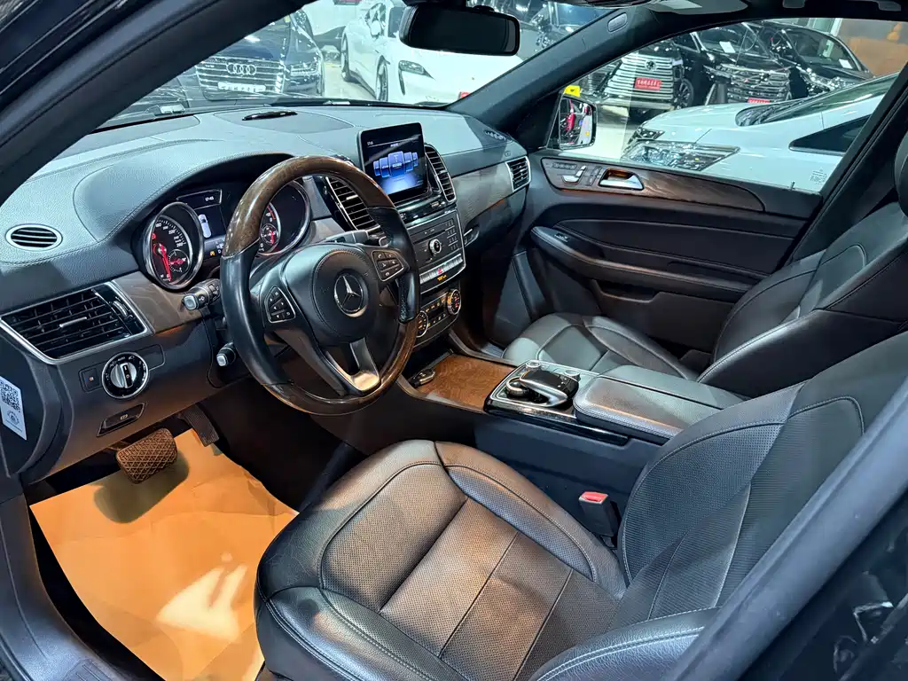 Mercedes-Benz GLS 2018 — фото 10