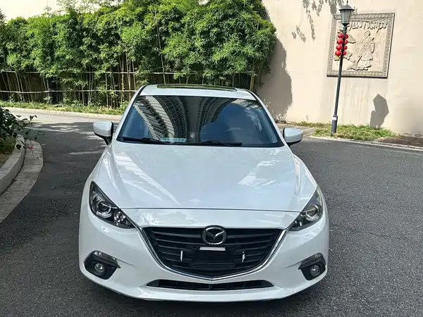 Mazda 3 Axela 2015