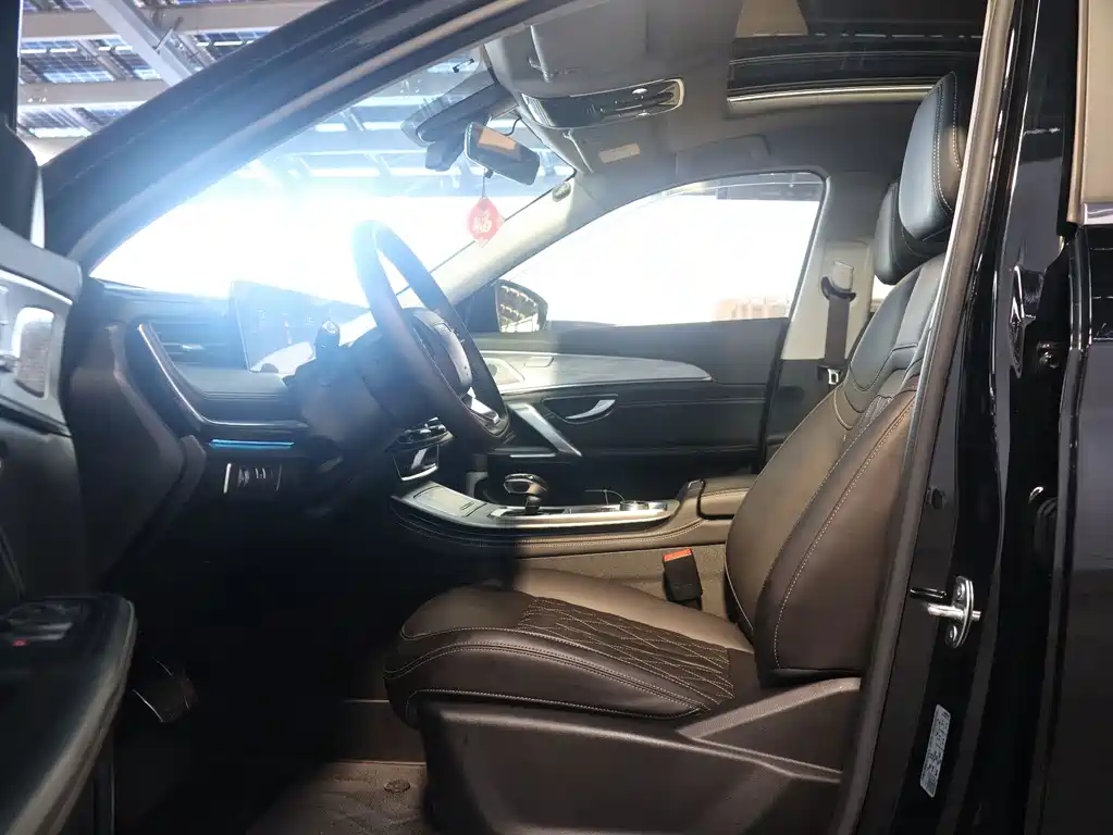 Jetour Jietu X70 PLUS 2023 — фото 13
