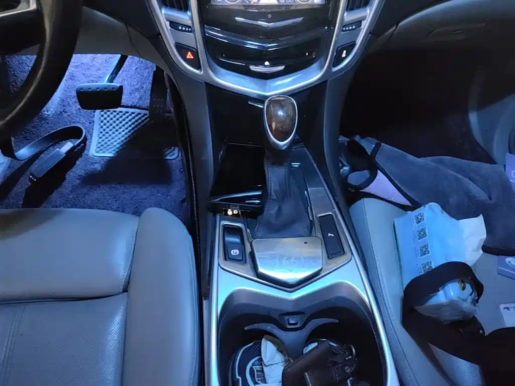 Cadillac SRX 2015 — фото 14