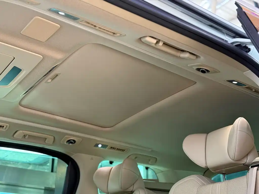 Toyota Alphard 2021 — фото 19