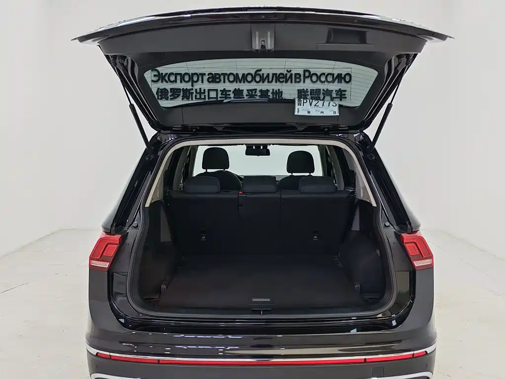 Volkswagen Tiguan L 2023 — фото 15