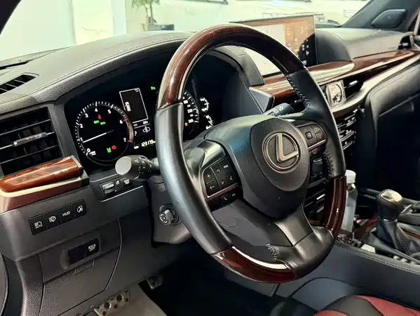 Lexus LX 2019