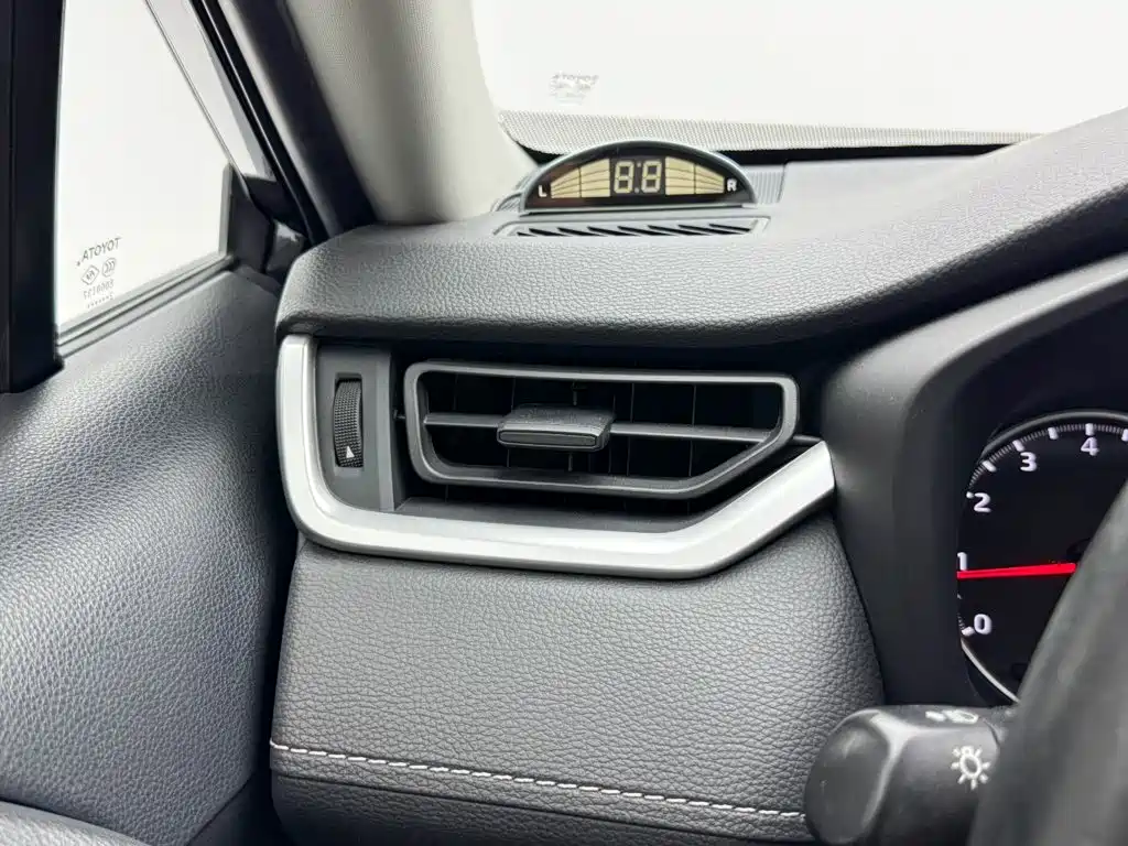 Toyota RAV4 2022 — фото 23
