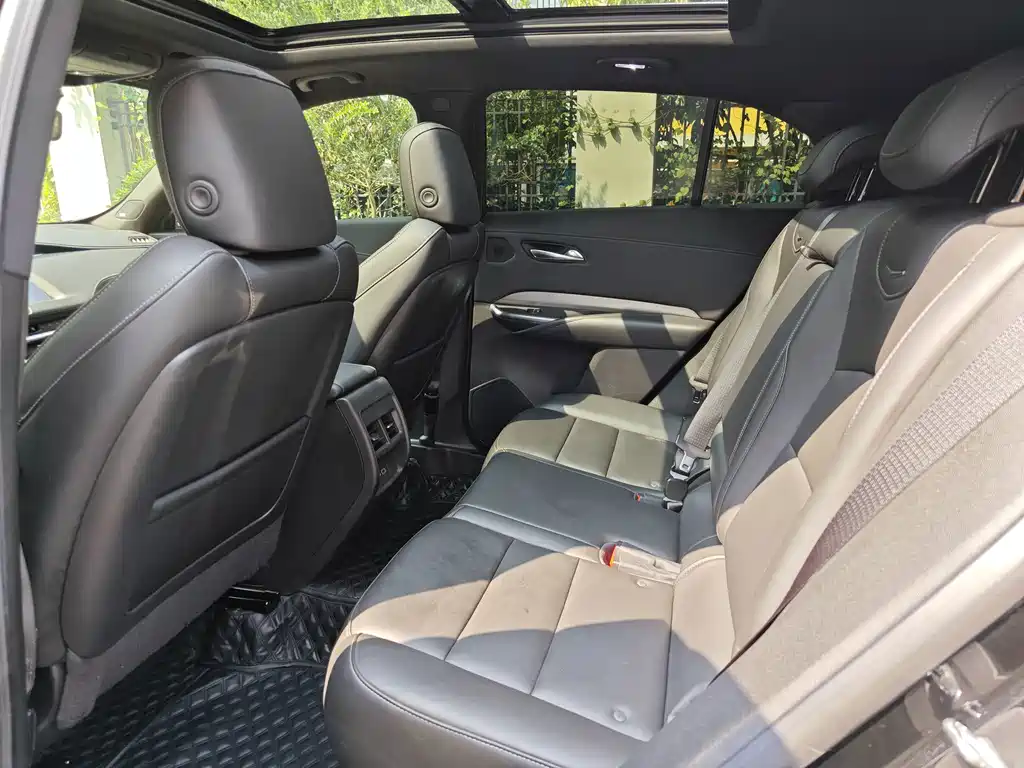 Cadillac XT4 2023 — фото 15