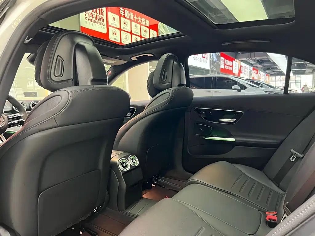 Mercedes-Benz C-Class 2025 — фото 11