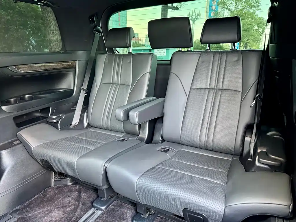 Toyota Alphard 2019 — фото 27