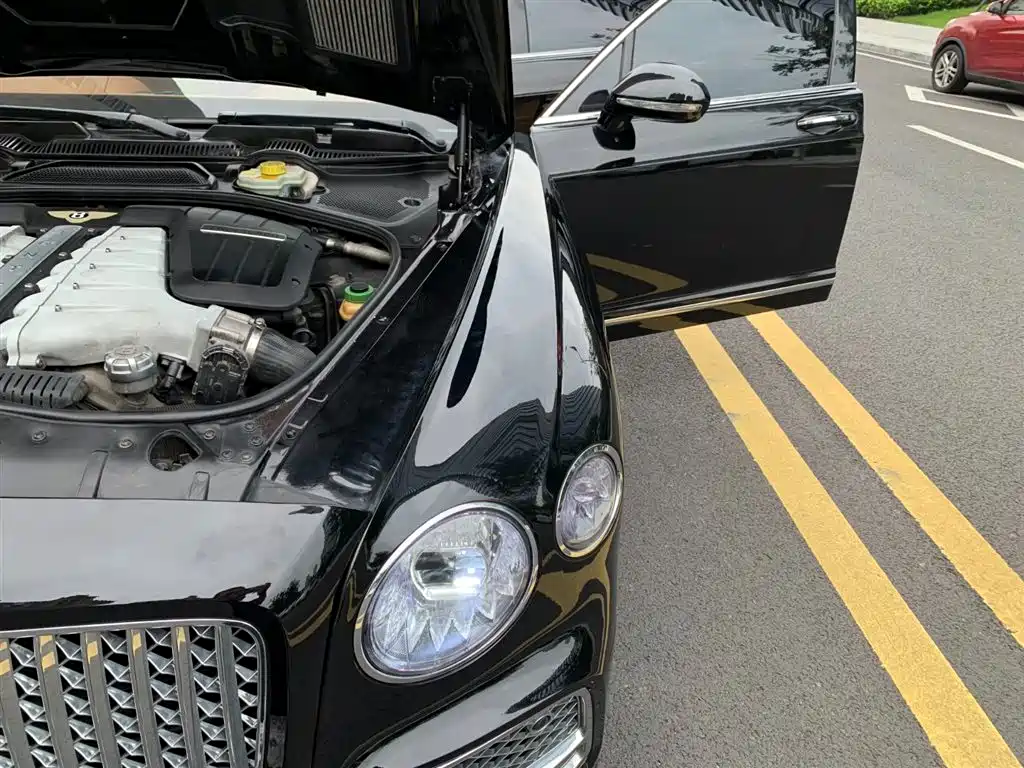 Bentley Flying Spur 2012 — фото 20