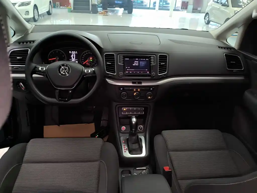 Volkswagen Sharan 2019 — фото 10