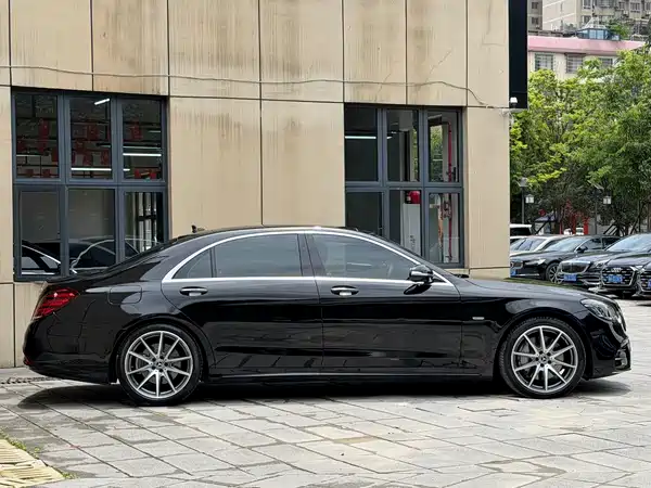 Mercedes-Benz S-Class 2020