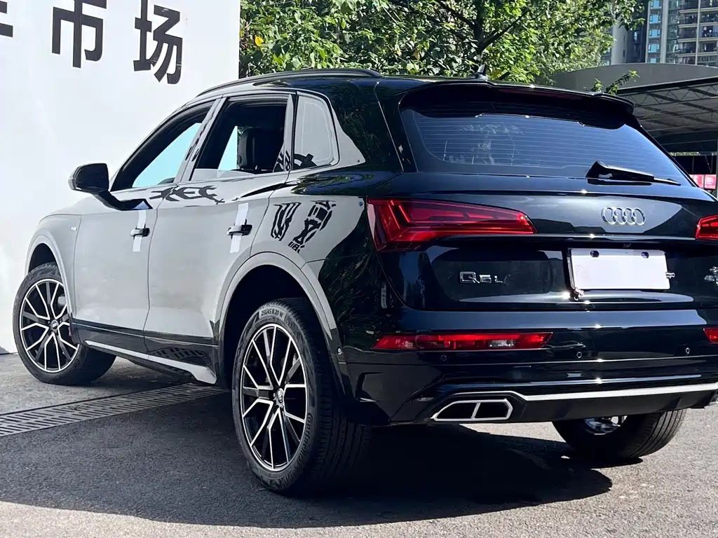 Audi Q5L 2025 — фото 35