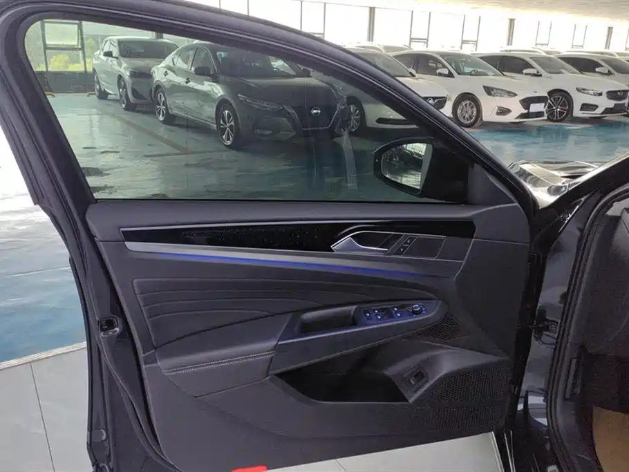 Volkswagen Passat 2024