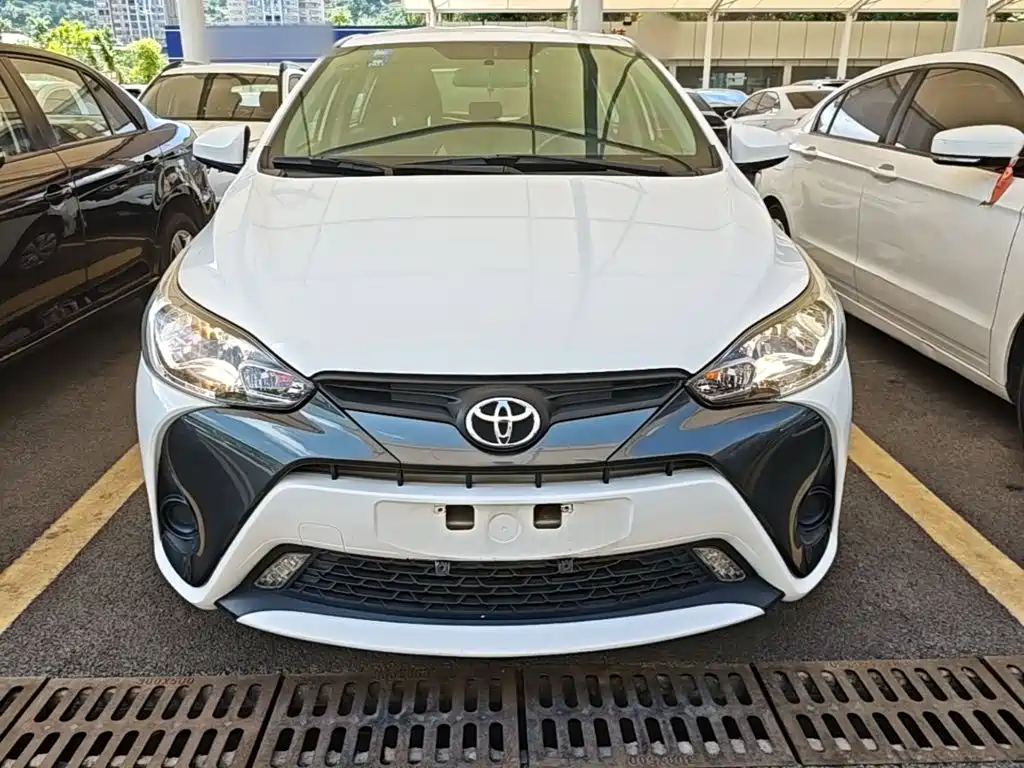 Toyota Yaris L 2017 — фото 3