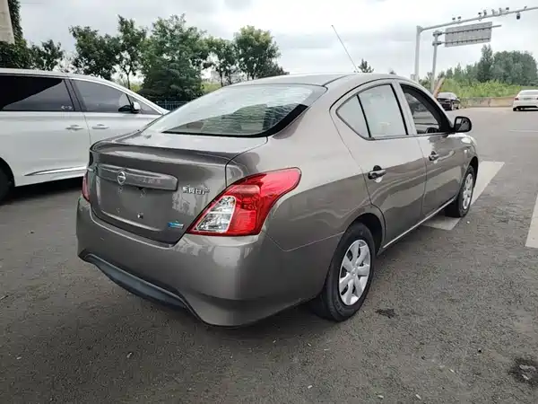 Nissan Sunny 2017