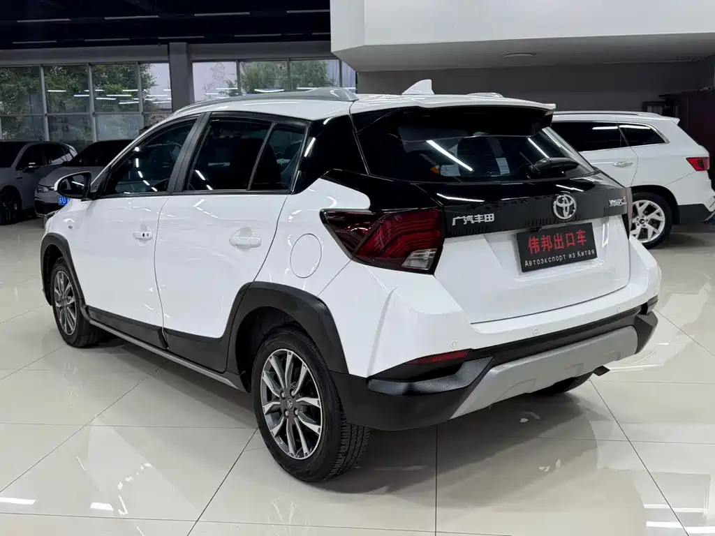 Toyota Yaris L 2023 — фото 4