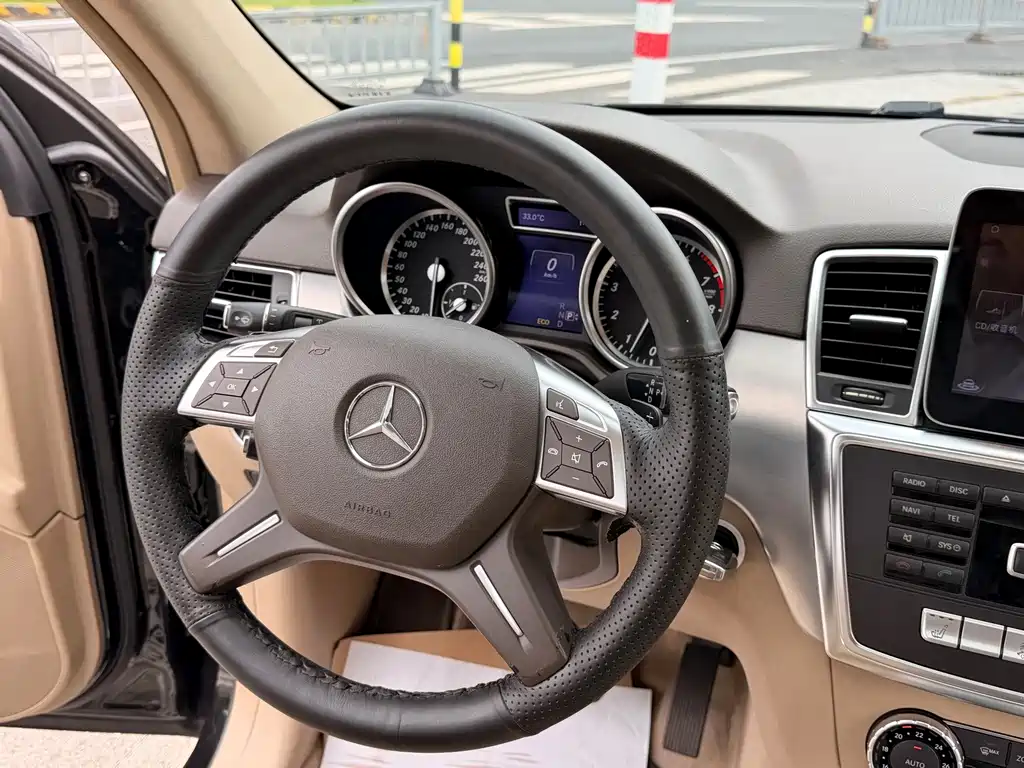 Mercedes-Benz M-Class 2014 — фото 16