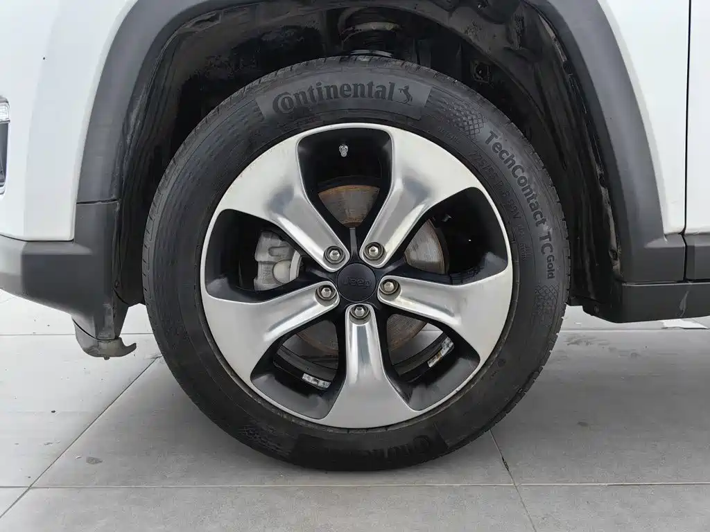 Jeep Compass 2019 — фото 17