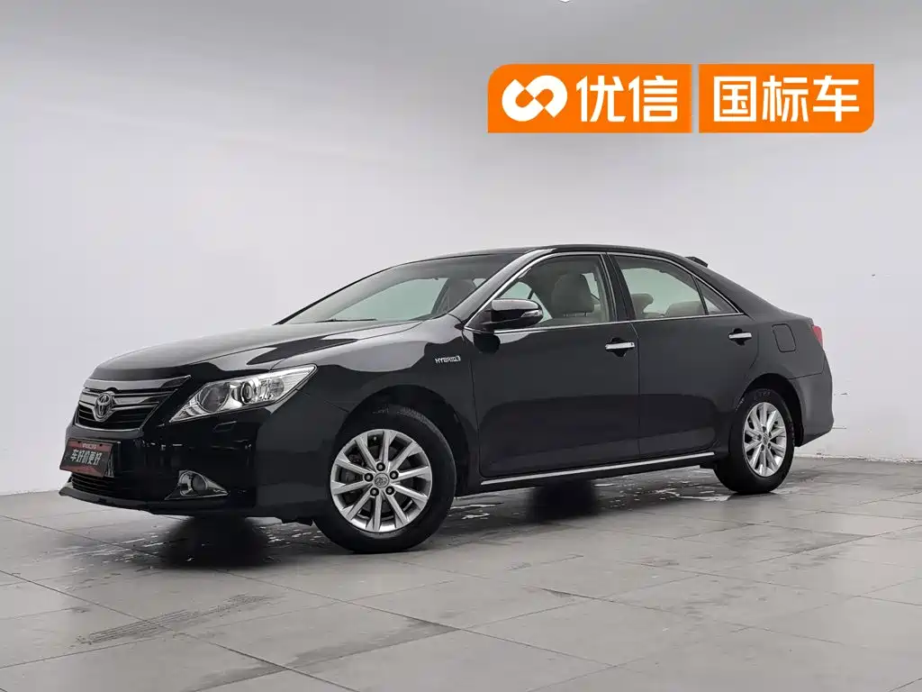 Toyota Camry 2015 — фото 1