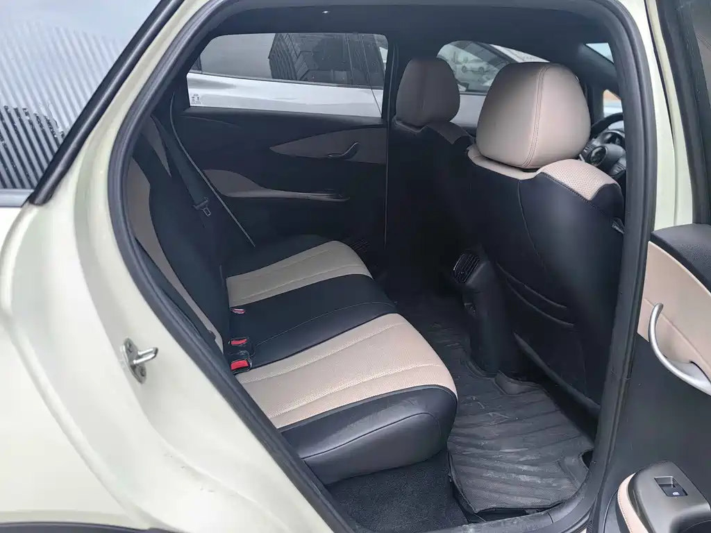 BYD Dolphin 2025