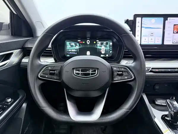 Geely Emgrand L Hip 2025