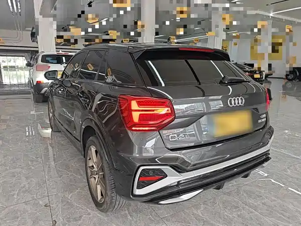 Audi Q2L 2021