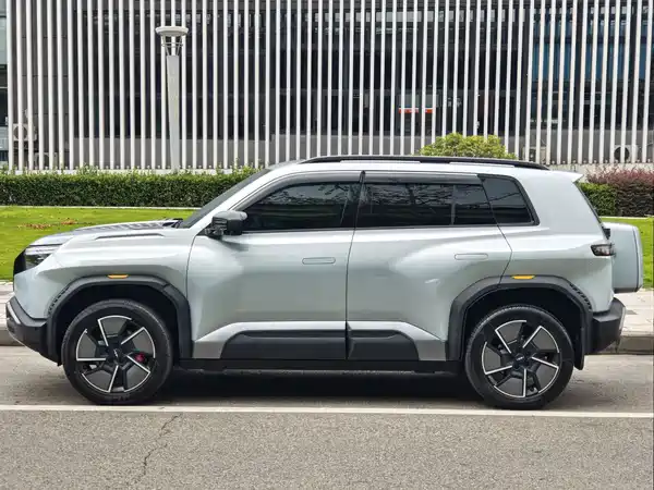 Fangchengbao Titanium 3 2025