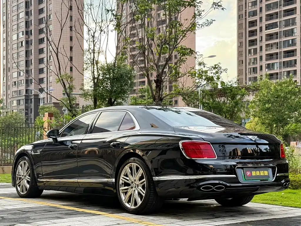 Bentley Flying Spur PHEV 2022 — фото 4