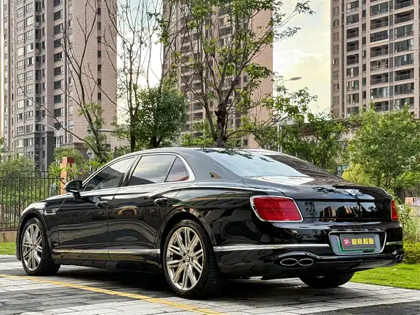 Bentley Flying Spur Plug-In Hybrid 2022