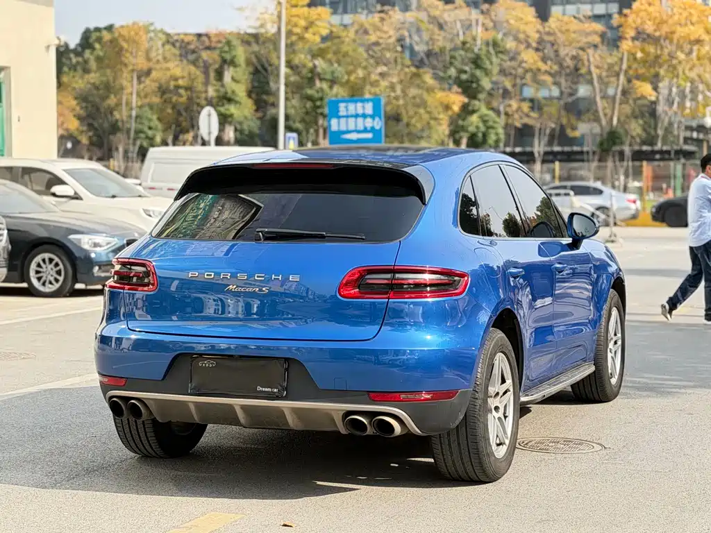 Porsche Macan 2016 — фото 11