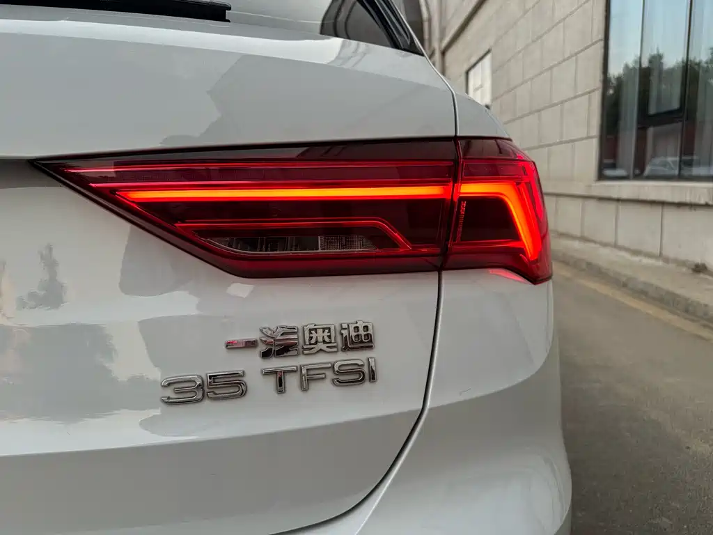 Audi Q3 2023 — фото 6